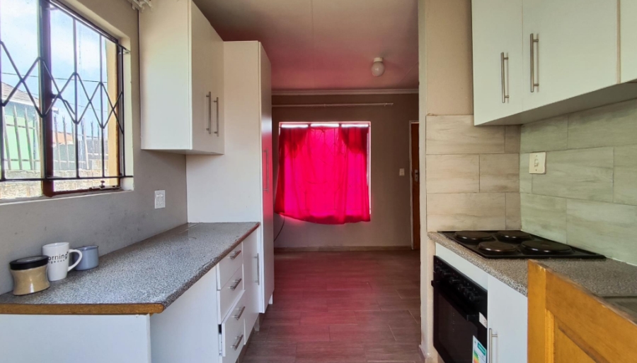 2 Bedroom Property for Sale in Roodekop Gauteng