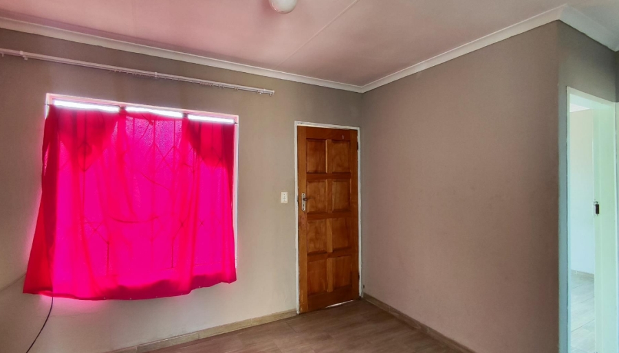 2 Bedroom Property for Sale in Roodekop Gauteng