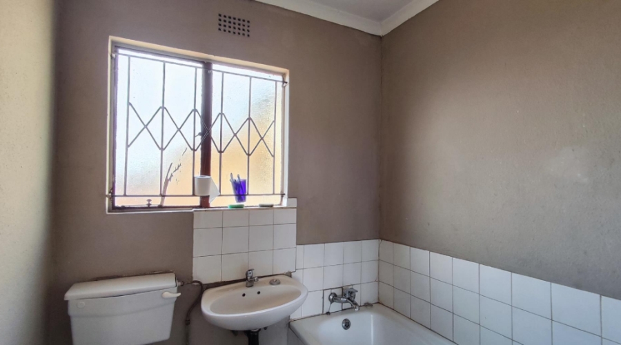 2 Bedroom Property for Sale in Roodekop Gauteng