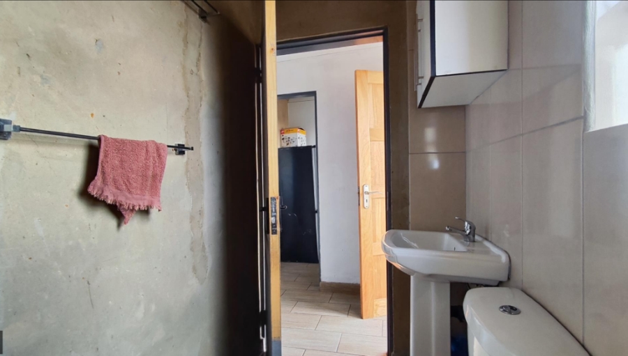 2 Bedroom Property for Sale in Roodekop Gauteng