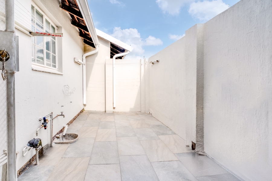 2 Bedroom Property for Sale in Bryanston Gauteng