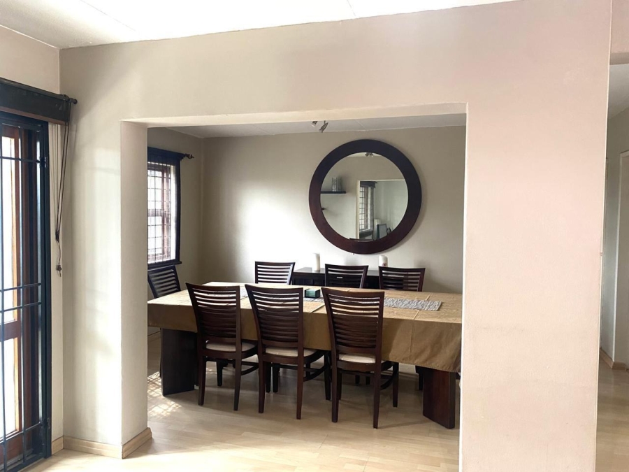 To Let 2 Bedroom Property for Rent in Sandown Gauteng