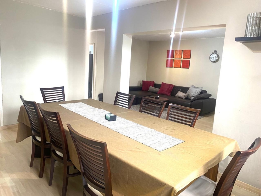 To Let 2 Bedroom Property for Rent in Sandown Gauteng