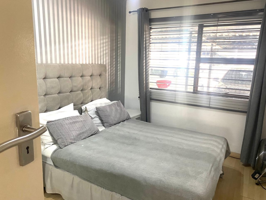 To Let 2 Bedroom Property for Rent in Sandown Gauteng