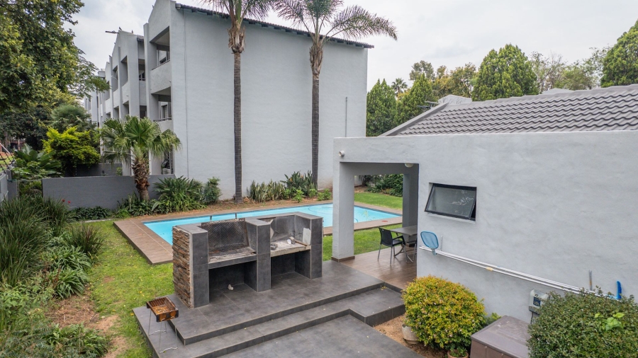 To Let 2 Bedroom Property for Rent in Sandown Gauteng