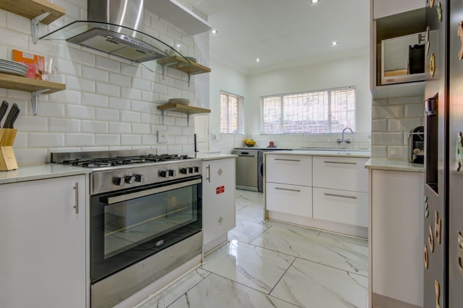 3 Bedroom Property for Sale in Birchleigh North Gauteng