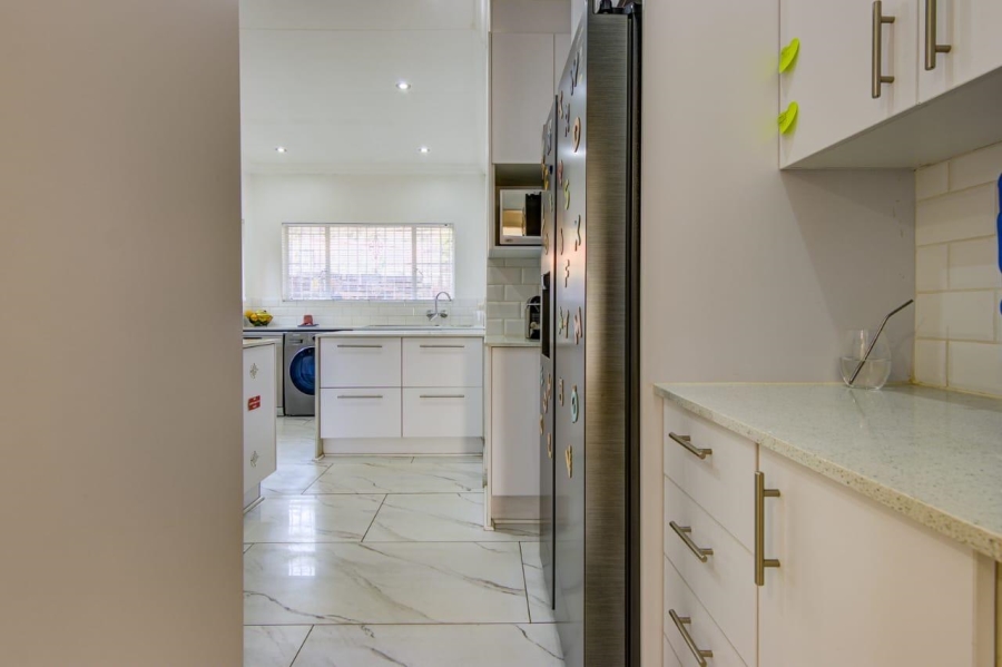 3 Bedroom Property for Sale in Birchleigh North Gauteng