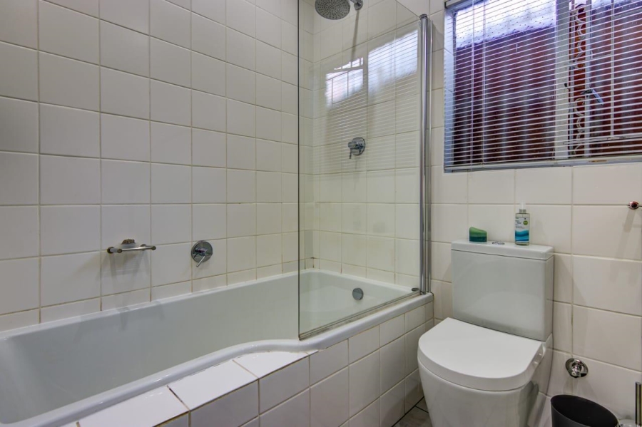 3 Bedroom Property for Sale in Birchleigh North Gauteng