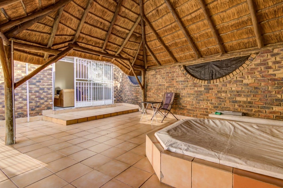 3 Bedroom Property for Sale in Birchleigh North Gauteng
