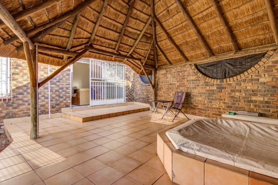 3 Bedroom Property for Sale in Birchleigh North Gauteng