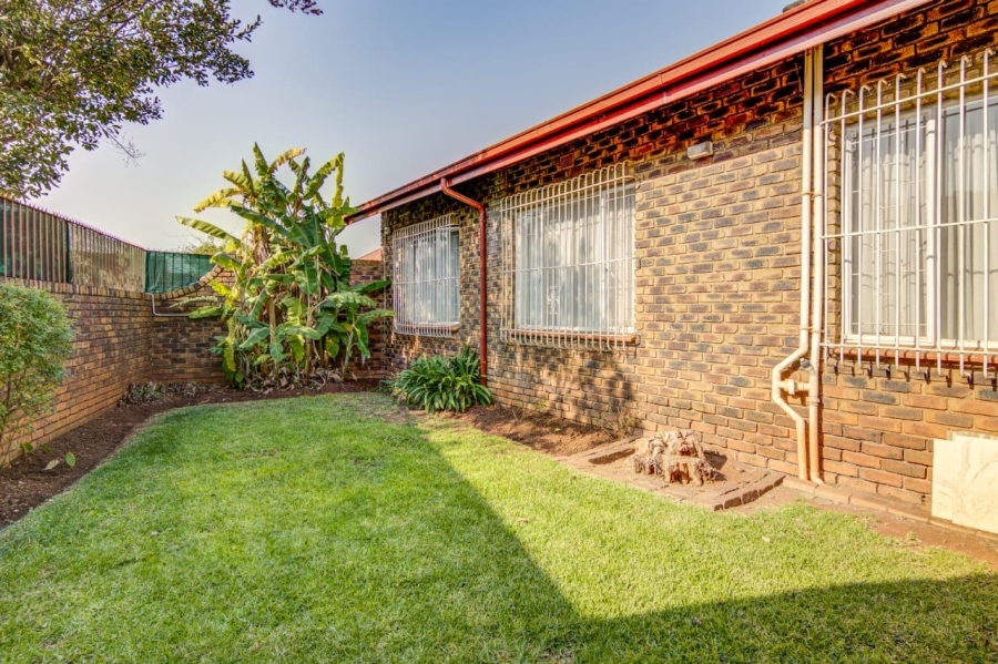 3 Bedroom Property for Sale in Birchleigh North Gauteng