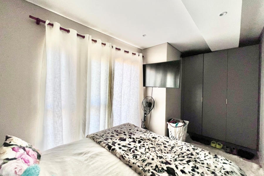 1 Bedroom Property for Sale in Sandown Gauteng