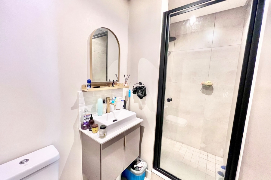 1 Bedroom Property for Sale in Sandown Gauteng