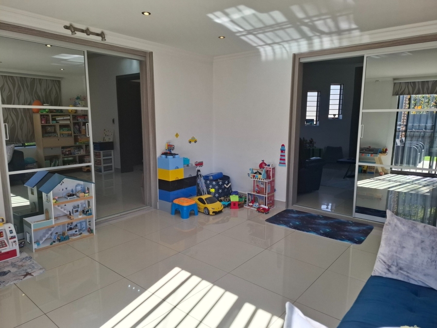 3 Bedroom Property for Sale in Lakefield Gauteng