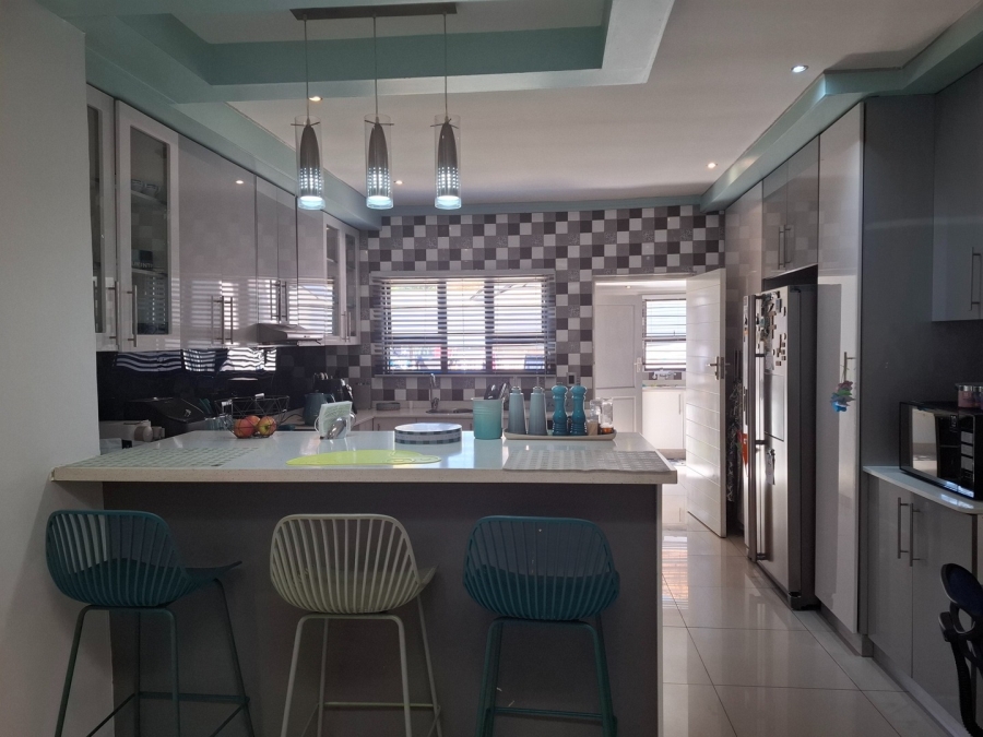 3 Bedroom Property for Sale in Lakefield Gauteng