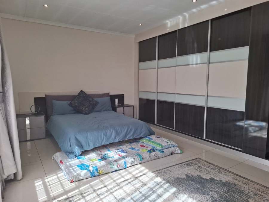 3 Bedroom Property for Sale in Lakefield Gauteng