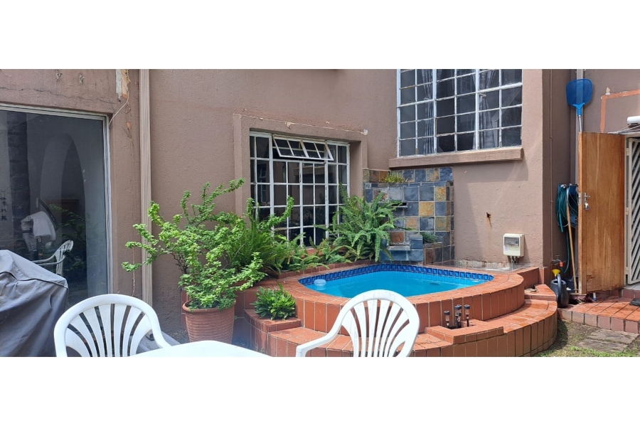3 Bedroom Property for Sale in Corlett Gardens Gauteng