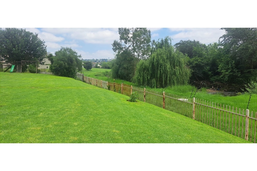 3 Bedroom Property for Sale in Corlett Gardens Gauteng