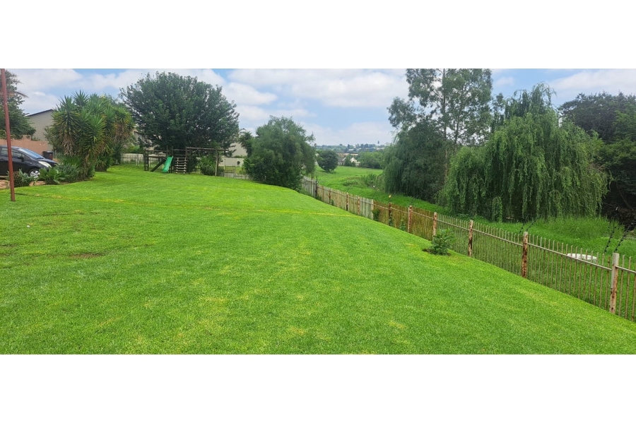 3 Bedroom Property for Sale in Corlett Gardens Gauteng
