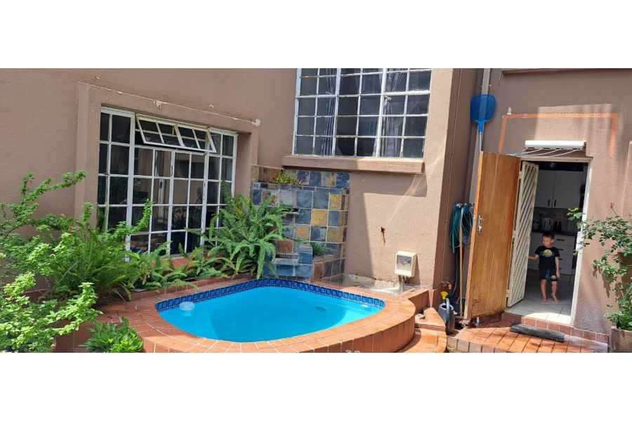 3 Bedroom Property for Sale in Corlett Gardens Gauteng