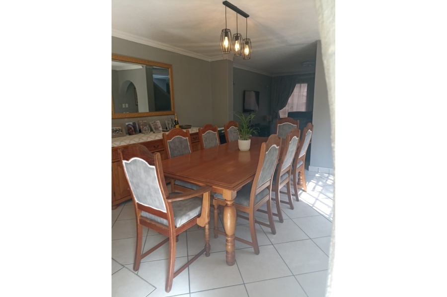 3 Bedroom Property for Sale in Corlett Gardens Gauteng