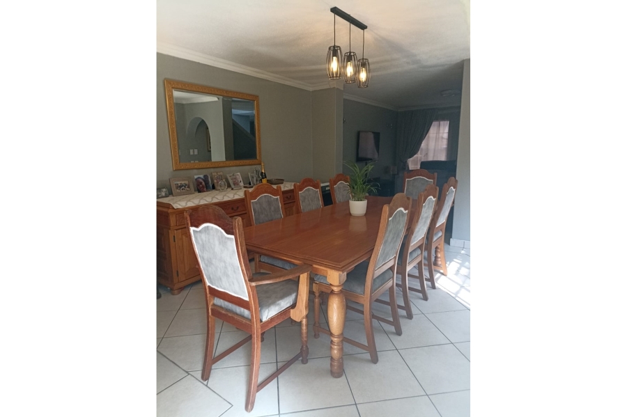3 Bedroom Property for Sale in Corlett Gardens Gauteng