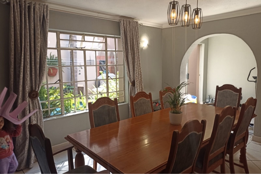 3 Bedroom Property for Sale in Corlett Gardens Gauteng
