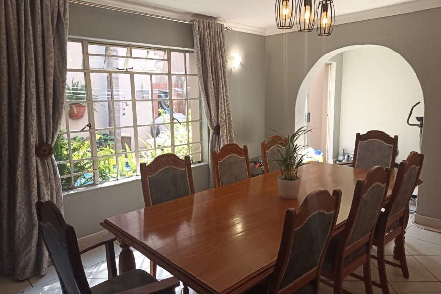 3 Bedroom Property for Sale in Corlett Gardens Gauteng