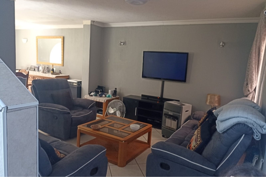 3 Bedroom Property for Sale in Corlett Gardens Gauteng