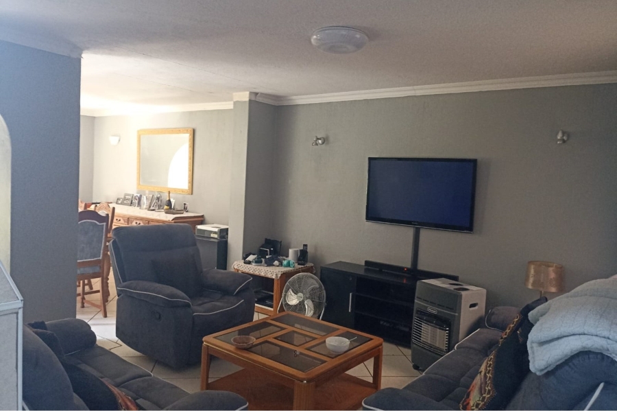 3 Bedroom Property for Sale in Corlett Gardens Gauteng