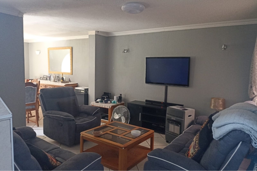 3 Bedroom Property for Sale in Corlett Gardens Gauteng