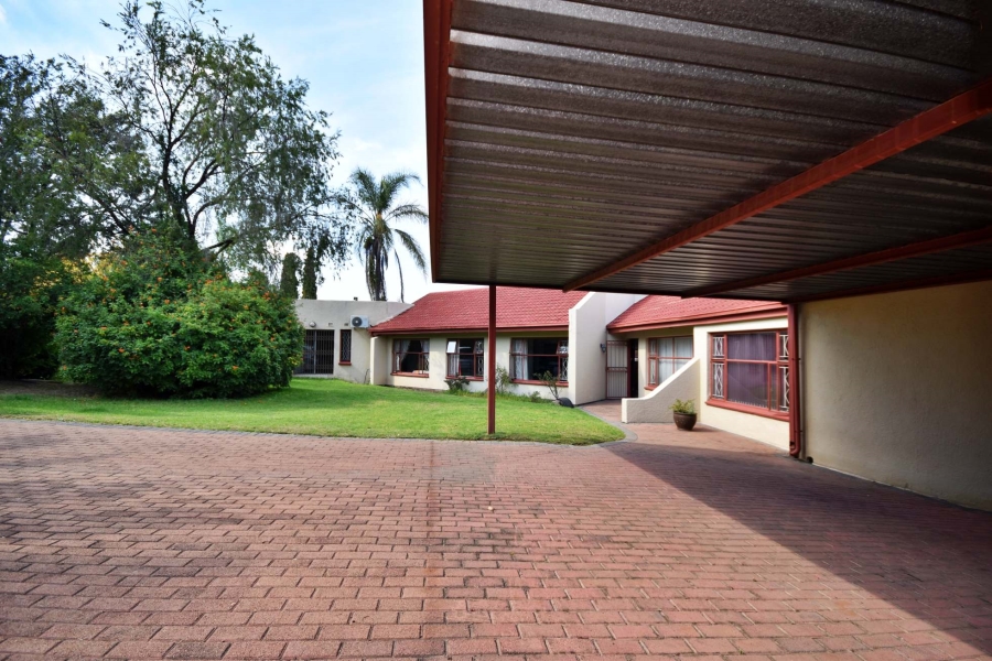 3 Bedroom Property for Sale in Bromhof Gauteng