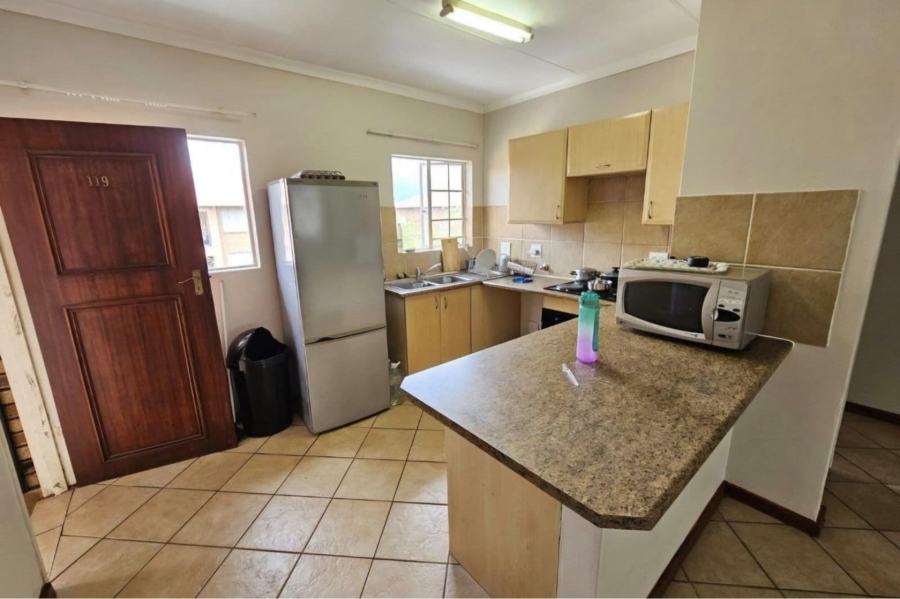 2 Bedroom Property for Sale in Annlin Gauteng
