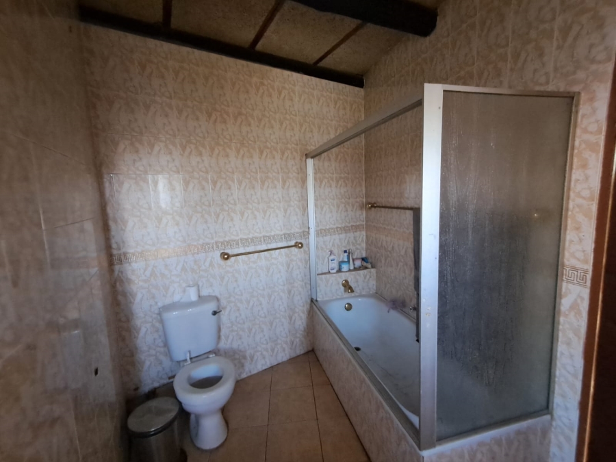 4 Bedroom Property for Sale in Glenvista Gauteng