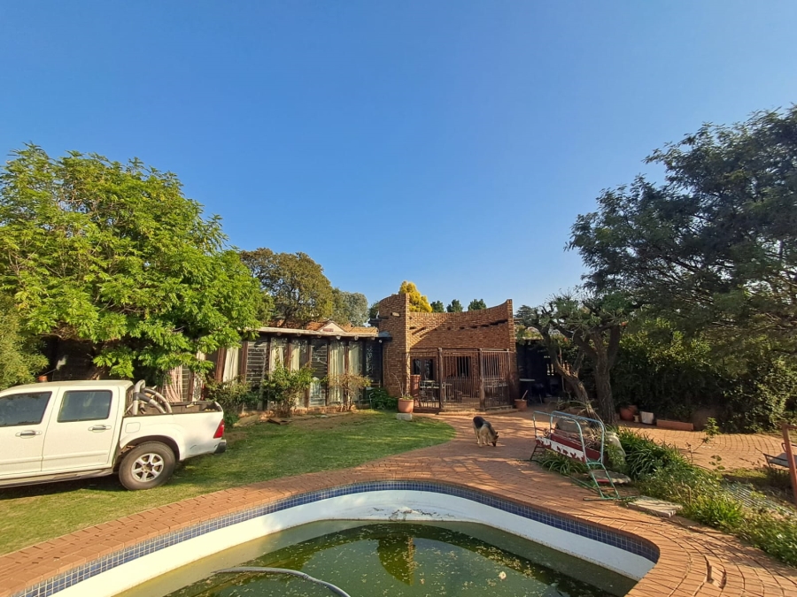4 Bedroom Property for Sale in Glenvista Gauteng