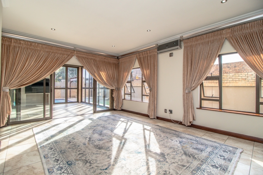 3 Bedroom Property for Sale in Lakefield Gauteng