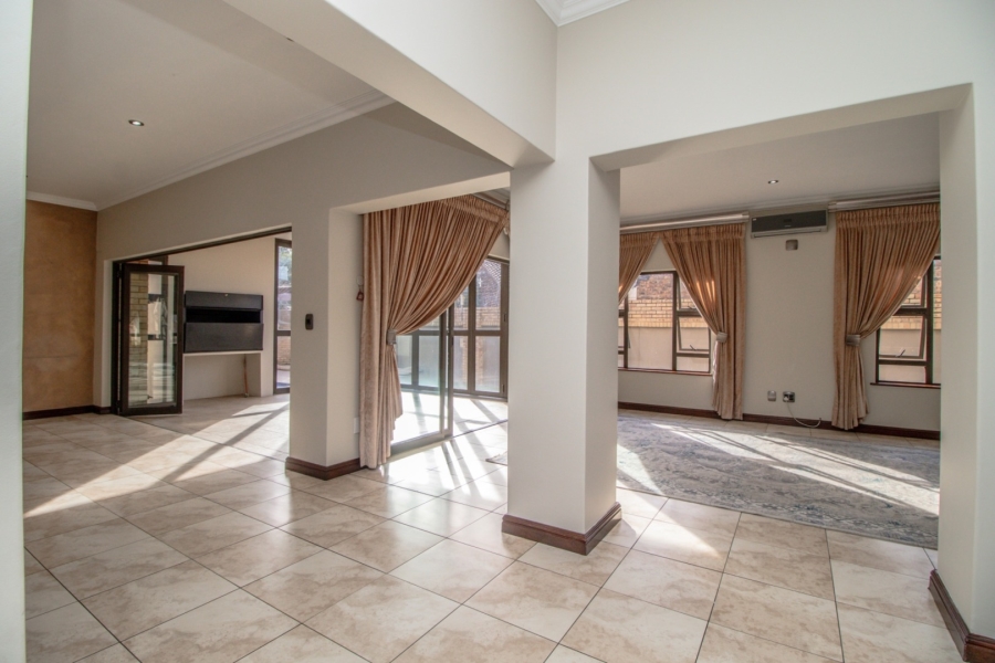 3 Bedroom Property for Sale in Lakefield Gauteng