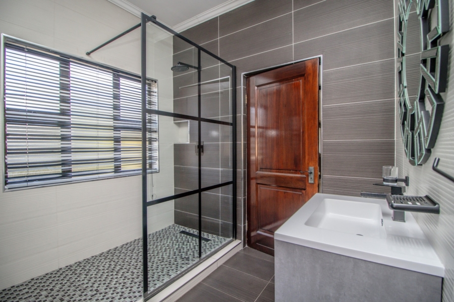 3 Bedroom Property for Sale in Lakefield Gauteng