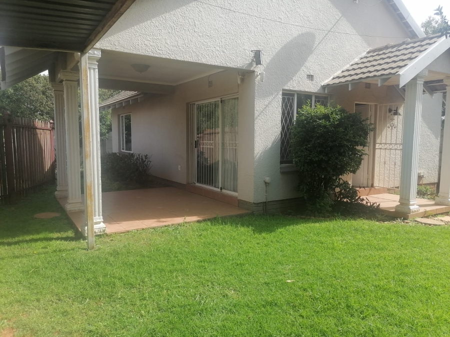 To Let 2 Bedroom Property for Rent in Horison Park Gauteng