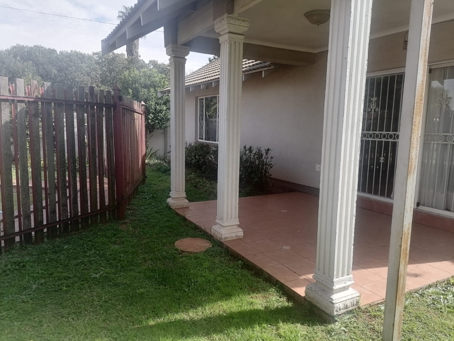To Let 2 Bedroom Property for Rent in Horison Park Gauteng