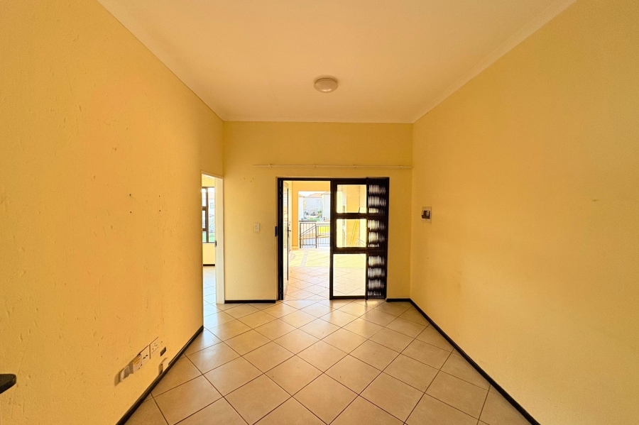 2 Bedroom Property for Sale in Goedeburg Gauteng