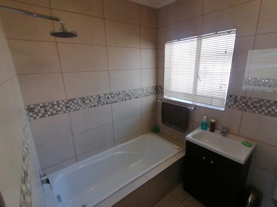 3 Bedroom Property for Sale in Highway Gardens Gauteng