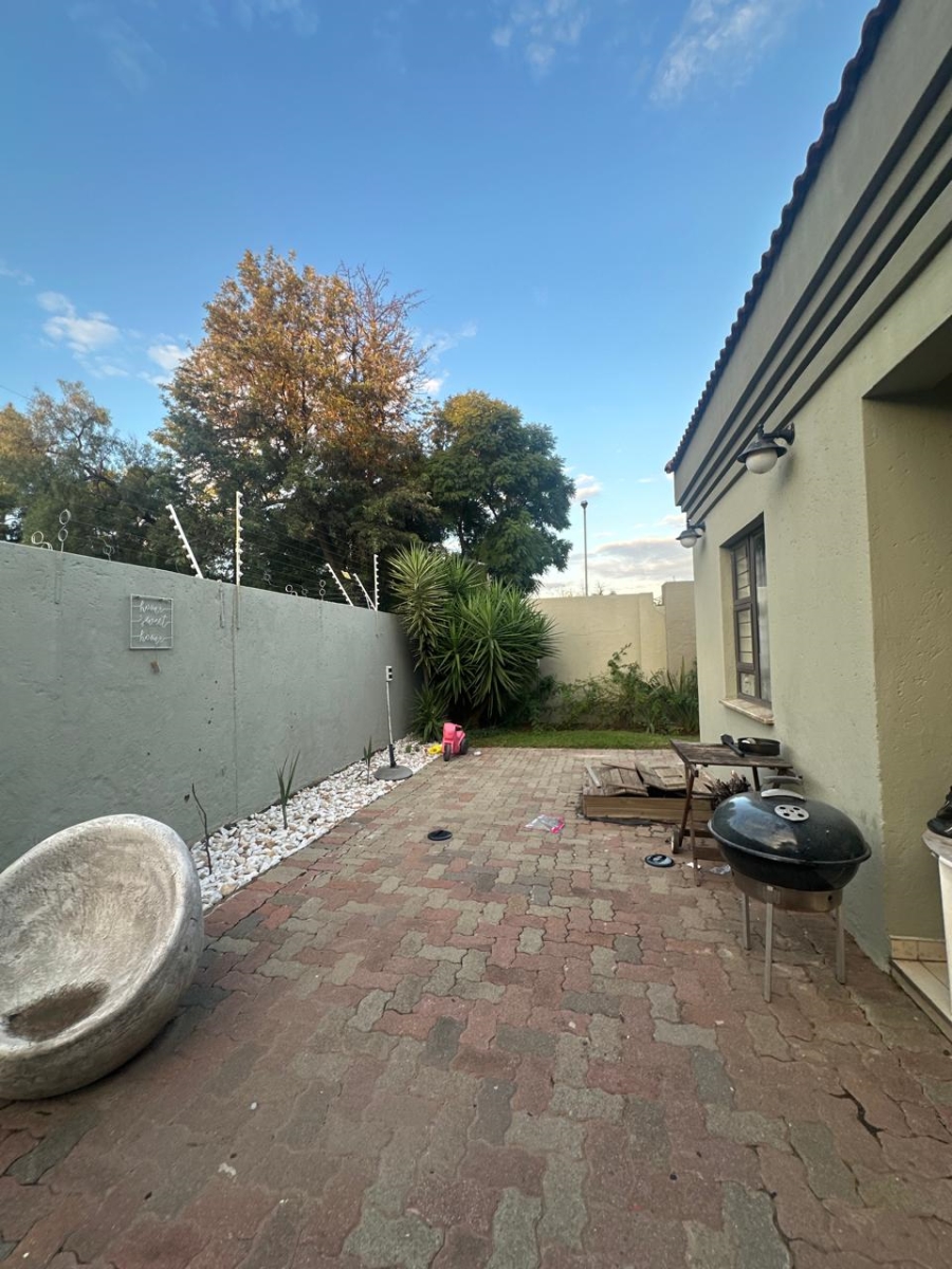 To Let 3 Bedroom Property for Rent in Edenburg Gauteng