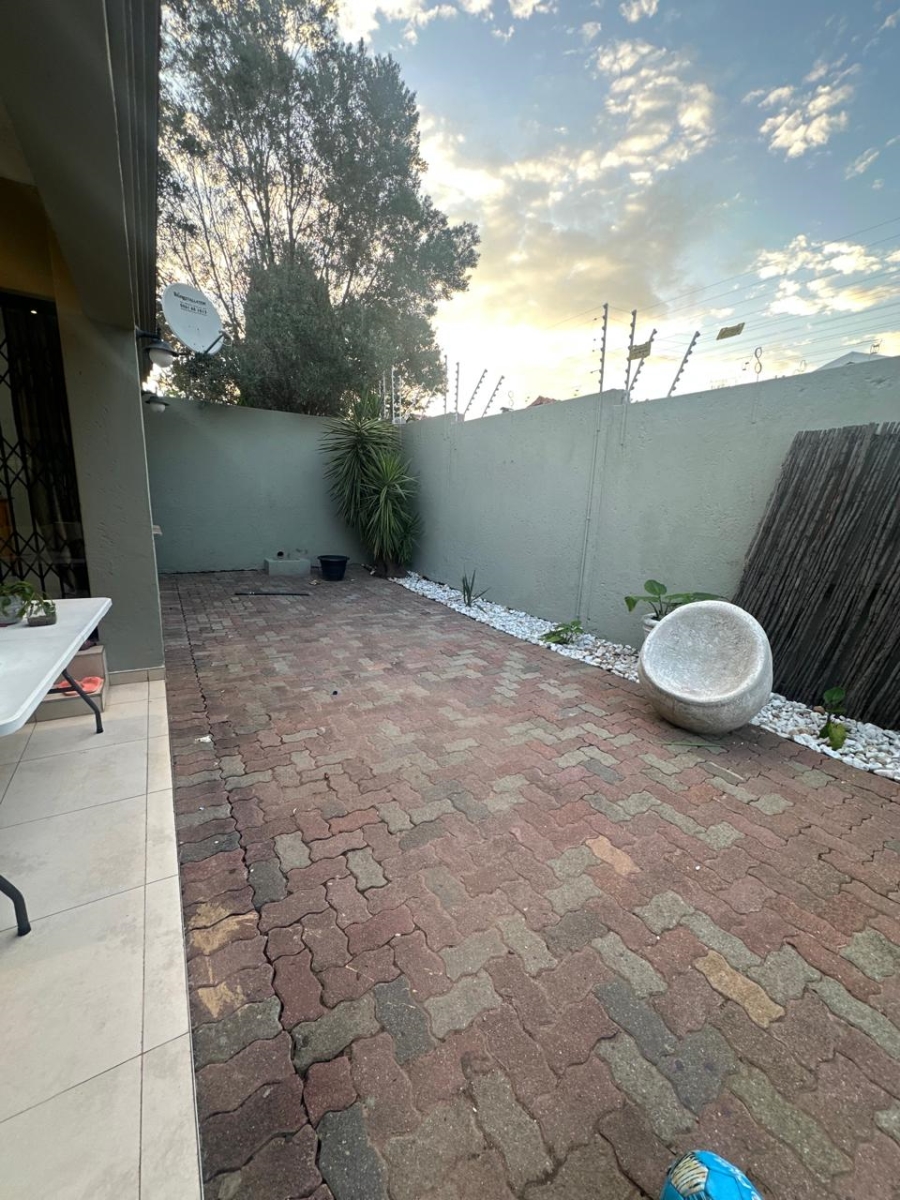 To Let 3 Bedroom Property for Rent in Edenburg Gauteng