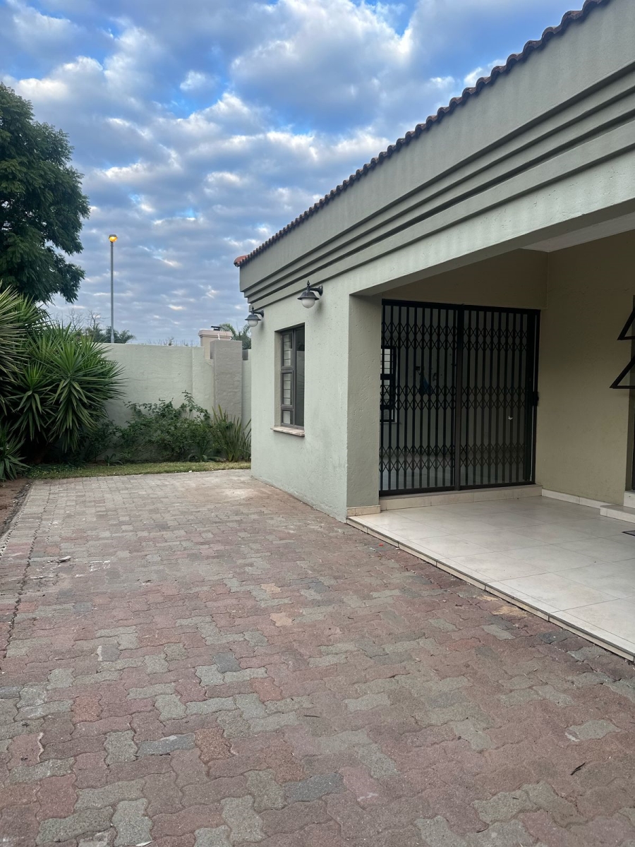 To Let 3 Bedroom Property for Rent in Edenburg Gauteng