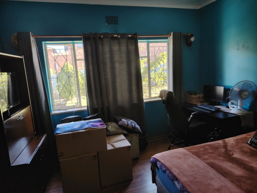 4 Bedroom Property for Sale in Greenhills Gauteng