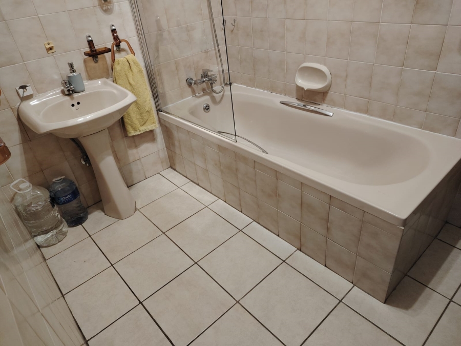 4 Bedroom Property for Sale in Greenhills Gauteng