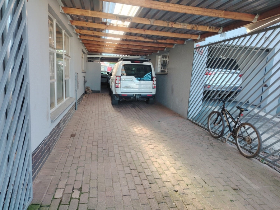 4 Bedroom Property for Sale in Greenhills Gauteng