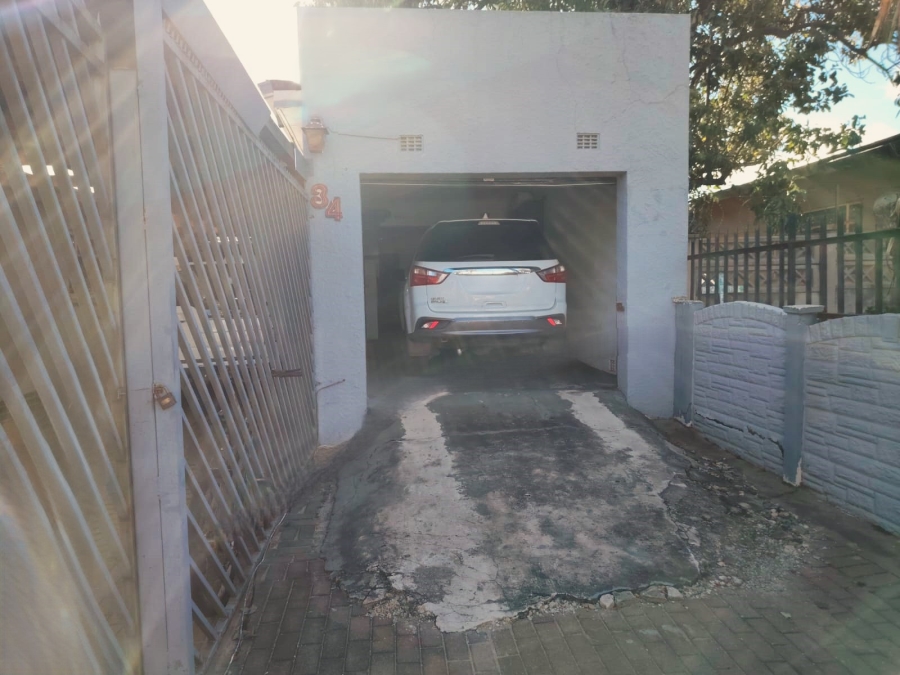 4 Bedroom Property for Sale in Greenhills Gauteng
