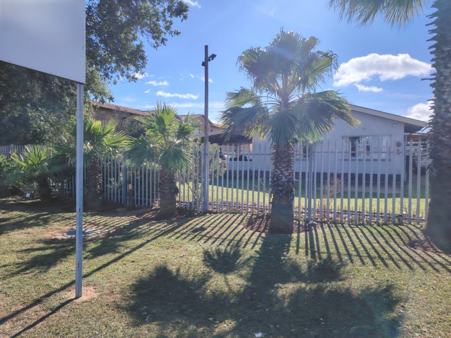 4 Bedroom Property for Sale in Greenhills Gauteng